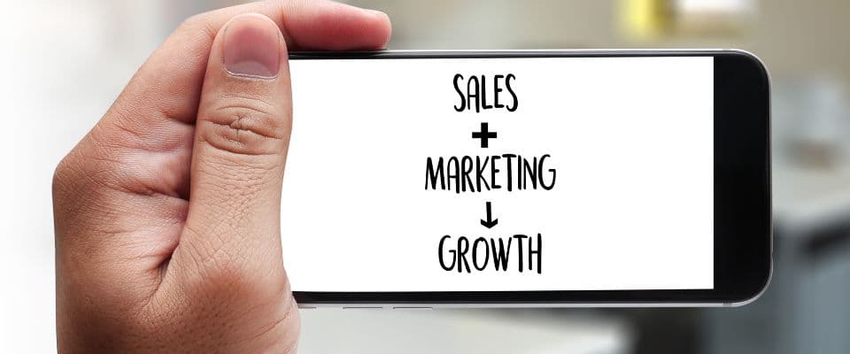 Cómo mejorar la comunicación entre el equipo de marketing y ventas